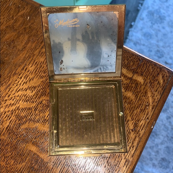 Vintage 1950’s Elgin American Powder Compact- Rose Pattern - Picture 2 of 9